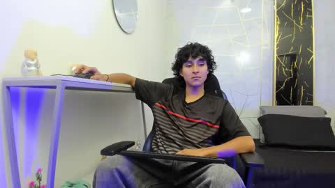     online show from 12/03/25, 09:35