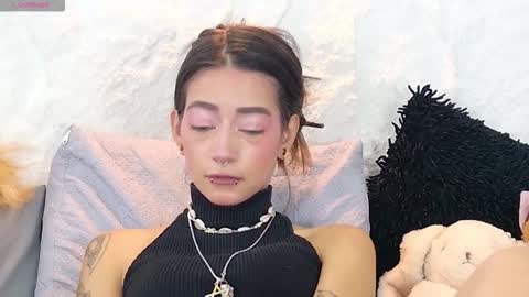 Violeta online show from 11/24/25, 04:51