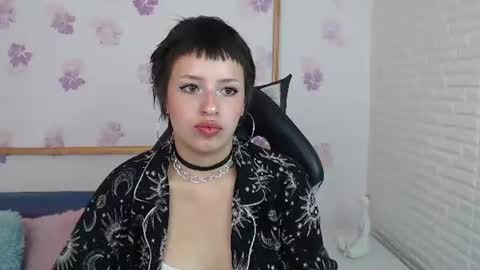 Snapshot of zowii_ chatting on 06/30/26, 08:21 Zowii online show from 06/30/26, 08:21