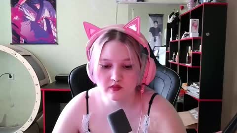 Snapshot of zoya173454 chatting on 04/25/26, 07:33 zoya173454 online show from 04/25/26, 07:33