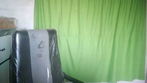 Snapshot of zoyakhan803 chatting on 02/12/25, 12:12 zoyakhan803 online show from 02/12/25, 12:12