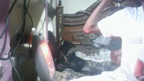 Snapshot of zoyakhan803 chatting on 02/19/25, 11:46 zoyakhan803 online show from 02/19/25, 11:46