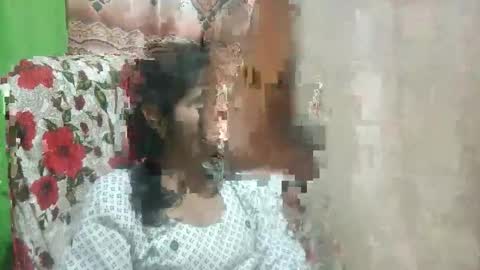 Snapshot of zoyakhan803 chatting on 10/28/25, 08:00 zoyakhan803 online show from 10/28/25, 08:00