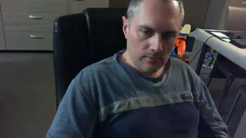 Snapshot of zultem chatting on 12/30/24, 05:04 zultem online show from 12/30/24, 05:04