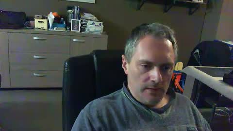 Snapshot of zultem chatting on 02/19/25, 04:44 zultem online show from 02/19/25, 04:44