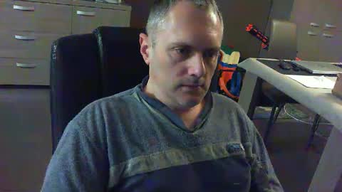 Snapshot of zultem chatting on 03/12/25, 04:51 zultem online show from 03/12/25, 04:51