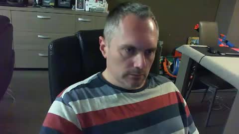 Snapshot of zultem chatting on 09/30/25, 02:38 zultem online show from 09/30/25, 02:38