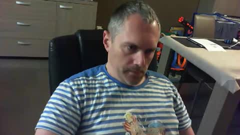 Snapshot of zultem chatting on 10/13/25, 03:39 zultem online show from 10/13/25, 03:39