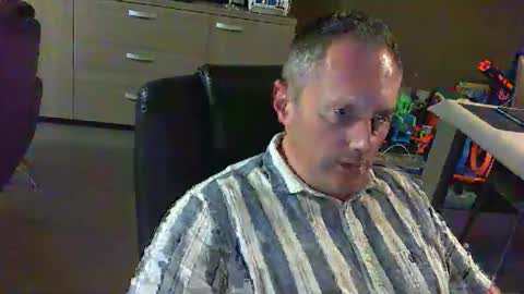 Snapshot of zultem chatting on 10/13/25, 05:24 zultem online show from 10/13/25, 05:24