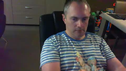 Snapshot of zultem chatting on 10/15/25, 04:12 zultem online show from 10/15/25, 04:12