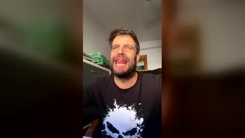Snapshot of zurdineno chatting on 04/16/26, 10:05 zurdineno online show from 04/16/26, 10:05