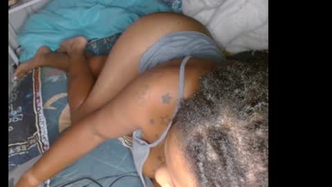 Snapshot of zuriluxe45 chatting on 09/26/25, 06:17 zuriluxe45 online show from 09/26/25, 06:17