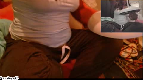 Snapshot of zuriluxe45 chatting on 10/13/25, 06:46 zuriluxe45 online show from 10/13/25, 06:46