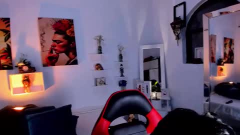 Zury Ramirez online show from 12/15/25, 09:52