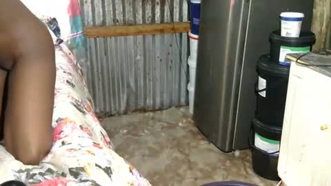 Snapshot of zuzu_angel chatting on 03/05/26, 06:42 pam online show from 03/05/26, 06:42