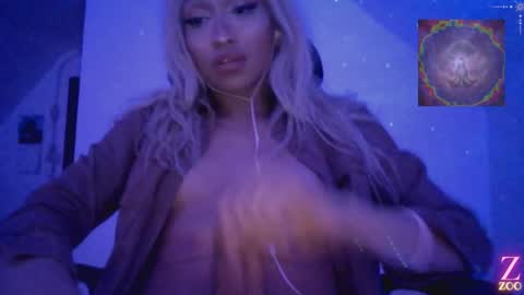 Snapshot of zya_zoo chatting on 01/11/25, 04:06 ZYA online show from 01/11/25, 04:06