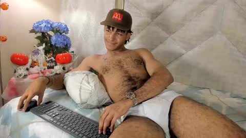 zyan_moreno online show from 10/27/25, 02:10