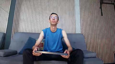 Zyro Nigth online show from 12/18/25, 10:16