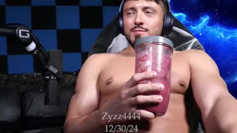 Snapshot of zyzz4444 chatting on 12/31/24, 03:45 Greek God online show from 12/31/24, 03:45