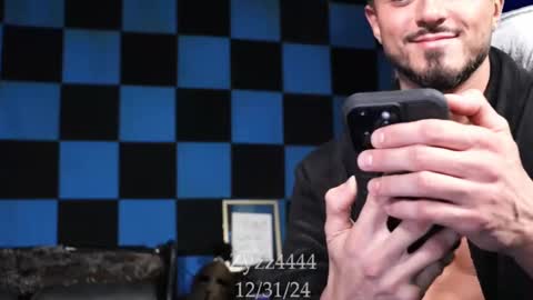 Snapshot of zyzz4444 chatting on 12/31/24, 07:29 Greek God online show from 12/31/24, 07:29