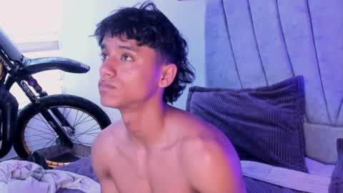 zyzz_1812 online show from 09/19/25, 06:30