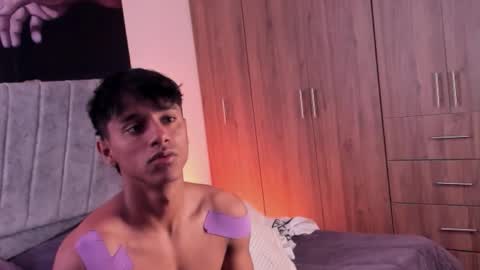 zyzz_1812 online show from 10/13/25, 07:36