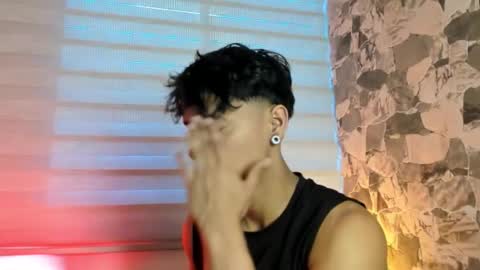 Snapshot of zyzz_1812 chatting on 03/21/26, 10:57 zyzz_1812 online show from 03/21/26, 10:57