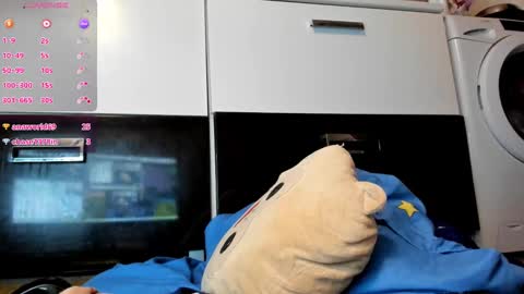 Snapshot of zzarraa chatting on 12/17/24, 10:00 Call me Zara online show from 12/17/24, 10:00