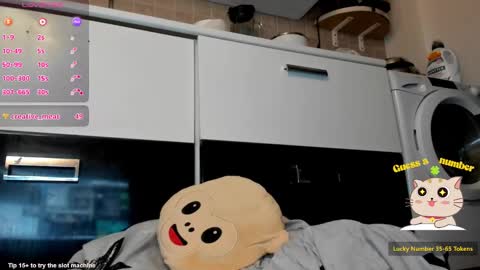 Snapshot of zzarraa chatting on 12/27/24, 10:05 Call me Zara online show from 12/27/24, 10:05