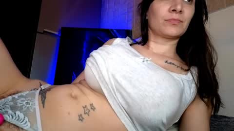 Snapshot of zzarraa chatting on 04/19/26, 11:51 Call me Zara online show from 04/19/26, 11:51