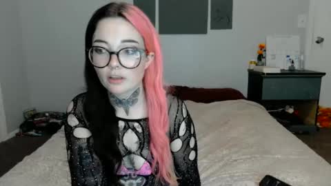 Snapshot of zzgrace chatting on 02/03/25, 11:26 Gracie online show from 02/03/25, 11:26