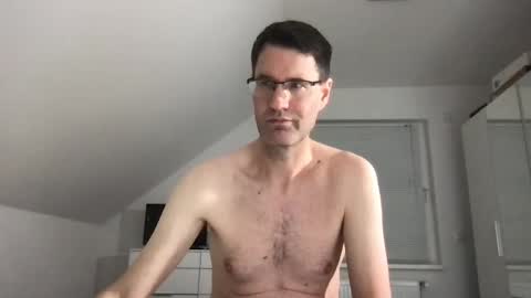 Snapshot of zzz123_cam chatting on 12/13/24, 04:16 zzz123_cam online show from 12/13/24, 04:16