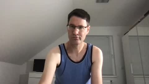 Snapshot of zzz123_cam chatting on 12/15/24, 03:53 zzz123_cam online show from 12/15/24, 03:53