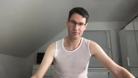 Snapshot of zzz123_cam chatting on 12/22/24, 03:55 zzz123_cam online show from 12/22/24, 03:55