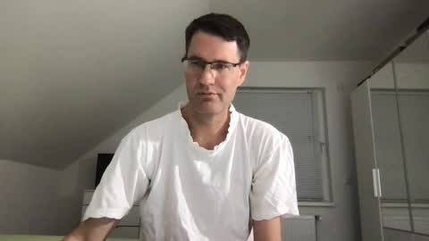 Snapshot of zzz123_cam chatting on 10/31/25, 02:51 zzz123_cam online show from 10/31/25, 02:51