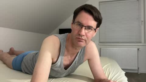 Snapshot of zzz123_cam chatting on 04/10/26, 10:14 zzz123_cam online show from 04/10/26, 10:14