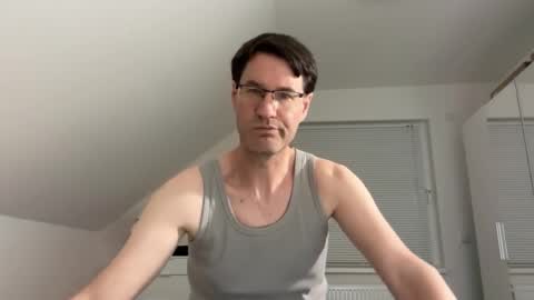 Snapshot of zzz123_cam chatting on 04/25/26, 02:47 zzz123_cam online show from 04/25/26, 02:47