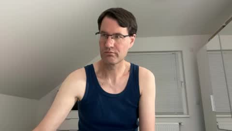 Snapshot of zzz123_cam chatting on 05/02/26, 03:28 zzz123_cam online show from 05/02/26, 03:28