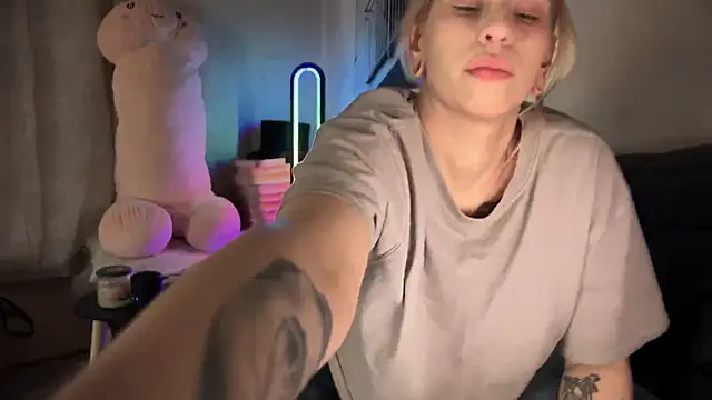 Snapshot of Mannarie_Madsinn chatting on 03/21/25, 02:07 Mannarie Madsinn online show from 03/21/25, 02:07