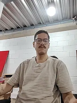 Snapshot of AndyHepburn chatting on 10/16/25, 02:40 AndyHepburn online show from 10/16/25, 02:40