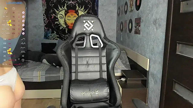 Horny Nikki  online show from 02/08/25, 03:08