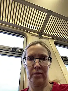 Snapshot of angelmommu chatting on 02/19/26, 05:03 angelmommu online show from 02/19/26, 05:03