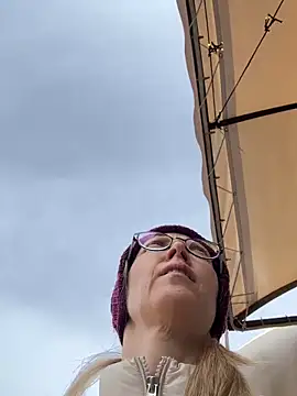 Snapshot of angelmommu chatting on 02/21/26, 07:31 angelmommu online show from 02/21/26, 07:31