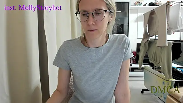 Snapshot of angelmommu chatting on 04/06/26, 03:46 angelmommu online show from 04/06/26, 03:46