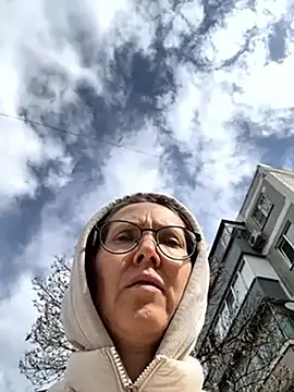 Snapshot of angelmommu chatting on 04/13/26, 07:03 angelmommu online show from 04/13/26, 07:03