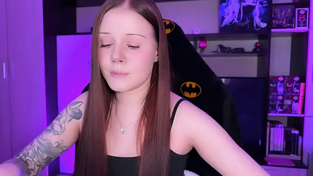 Snapshot of jasminevine chatting on 03/27/26, 06:41 jasminevine online show from 03/27/26, 06:41