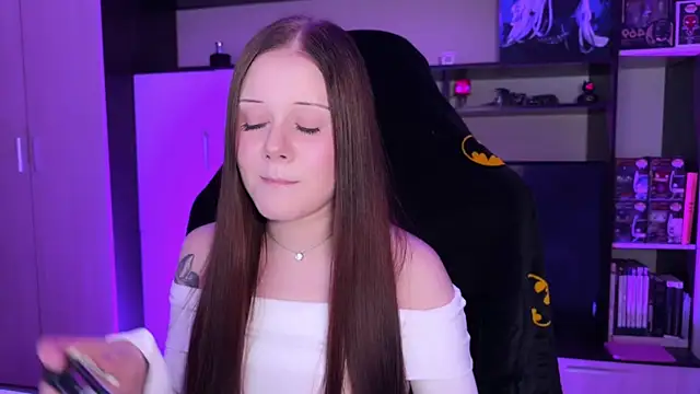 Snapshot of jasminevine chatting on 03/28/26, 08:47 jasminevine online show from 03/28/26, 08:47