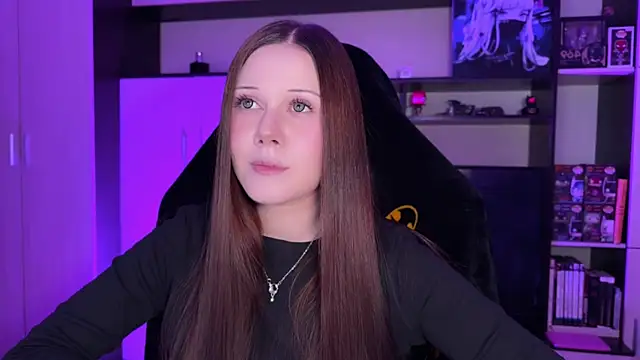 Snapshot of jasminevine chatting on 04/01/26, 10:18 jasminevine online show from 04/01/26, 10:18