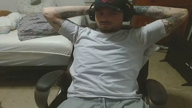 Snapshot of DADDY_KANE8--- chatting on 06/17/26, 07:33 DADDY KANE8--- online show from 06/17/26, 07:33