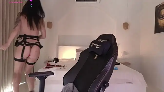 Snapshot of Helena_Karel chatting on 01/17/26, 08:41 Helena Karel online show from 01/17/26, 08:41